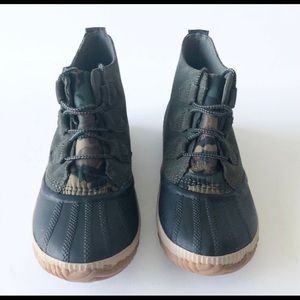 NWOT Sorel Out N About Alpine Tundra Plus Booties